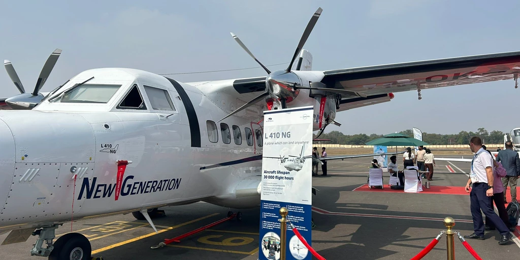 L 410 NG na veletrhu v Indii